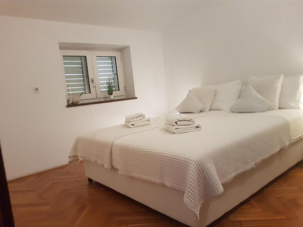 Barun Apartments Каштела Экстерьер фото