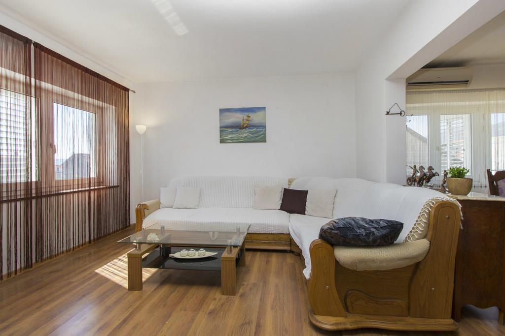 Barun Apartments Каштела Экстерьер фото