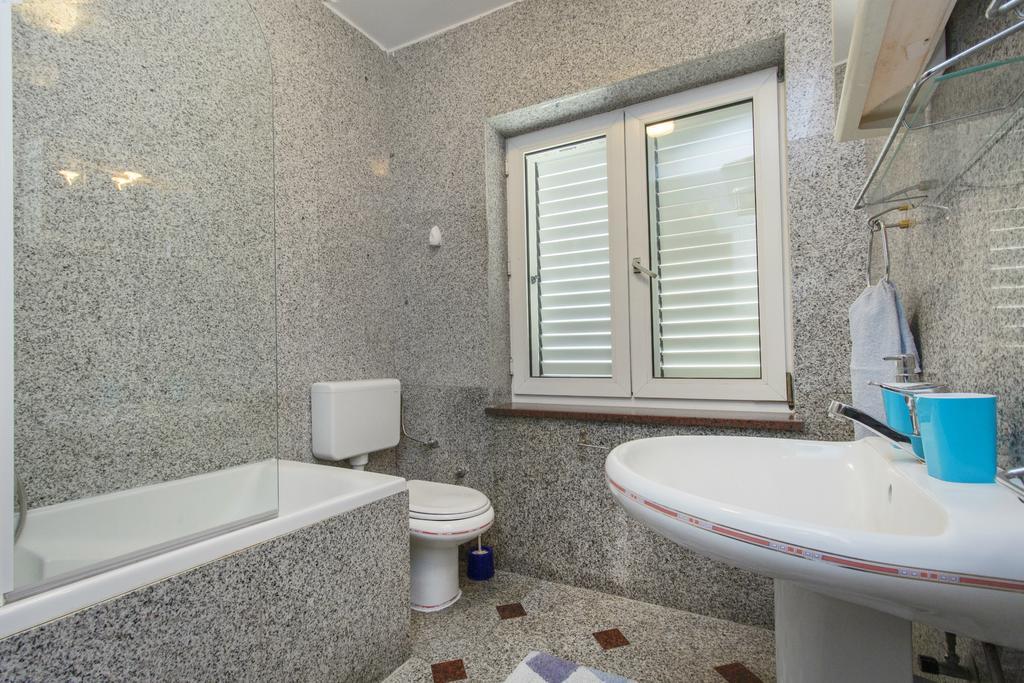 Barun Apartments Каштела Экстерьер фото