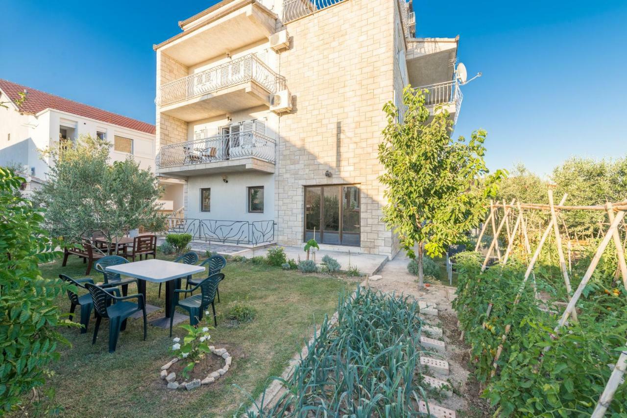 Barun Apartments Каштела Экстерьер фото